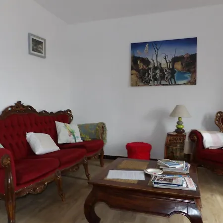 Des Thermes Apartment *